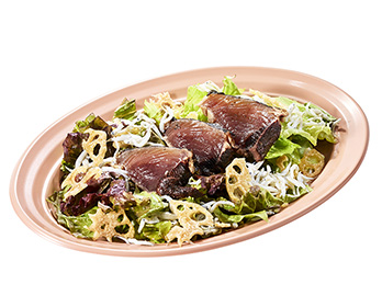 坂龍飛騰 鰹のたたきとレンコンのサラダ